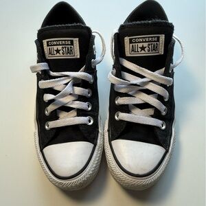 Converse Women’s Black and White Sneakers 7